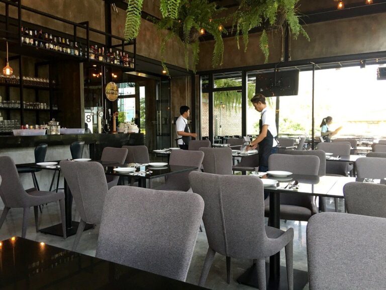 8 Dinning street food restaurant in Nakhon Ratchasima Korat Thailand