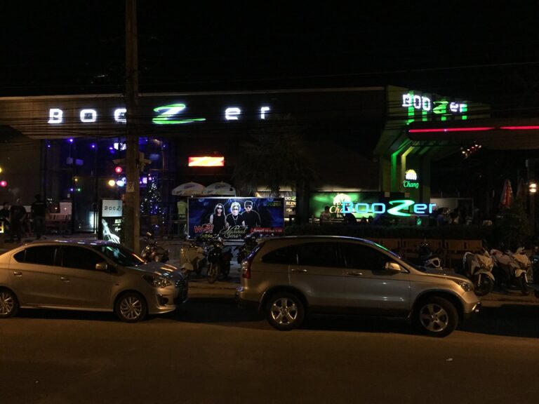 Boozer bar in Roi-Et